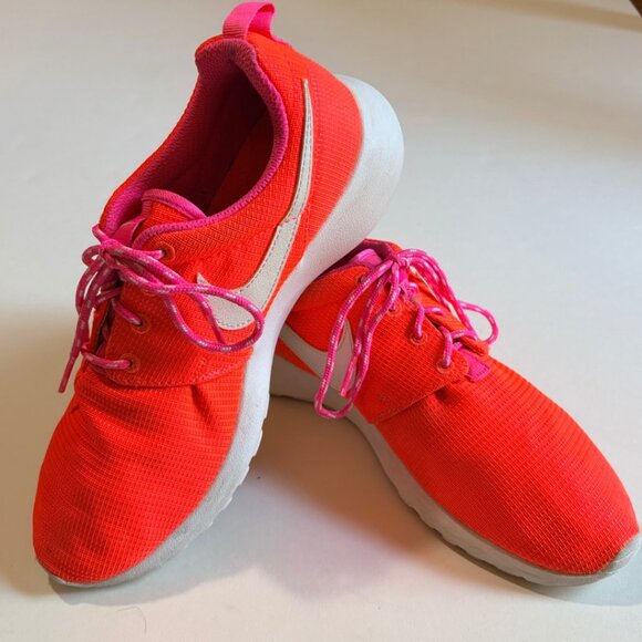 Nike Roshe One Lava Glow Sneakers Women 7.5 Youth 6Y Pink Orange - Picture 8 of 8